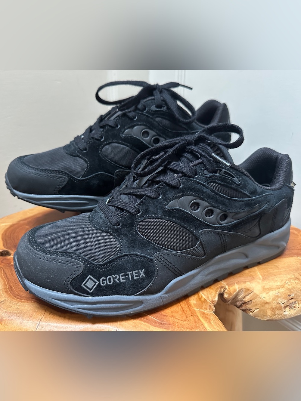 Saucony GRID Shadow 2 GORE-TEX “Triple Black” - Size: US Men’s 12 - Picture 2 of 8